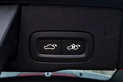 Volvo XC60 B4 D AWD Plus Dark aut