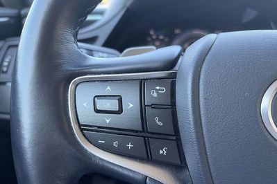 Lexus ES 300h Business Edition