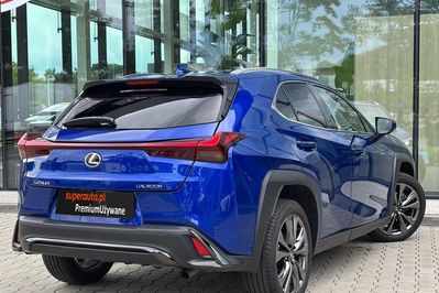 Lexus UX 300h F Sport Design
