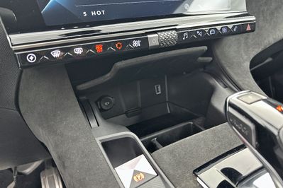 DS DS 7 Performance Line 1.6 E-Tense Hybrid AT