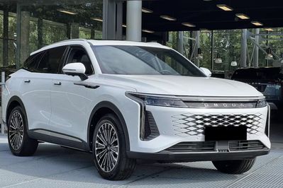 Omoda 9 1.5 Super Hybrid Exclusive AWD