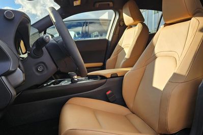 Lexus UX 300h F Sport Design Hybrid Dynamic Force
