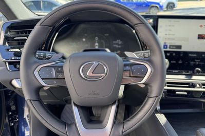 Lexus RX 450h+ Omotenashi 2.5 Hybrid Plug-in