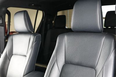 Toyota HiLux Double Cab Invincible 4x4 AT