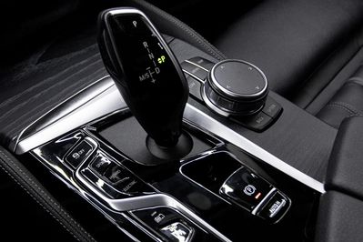 BMW Seria 5 530e xDrive Luxury Line aut
