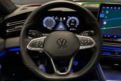 Volkswagen Tiguan R-Line Plus 2.0 TSI 4Mot. DSG
