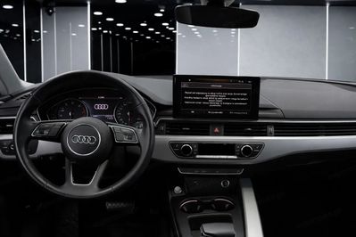 Audi A4 35 TFSI mHEV S tronic