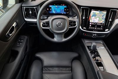 Volvo V60 B4 B Plus Dark aut