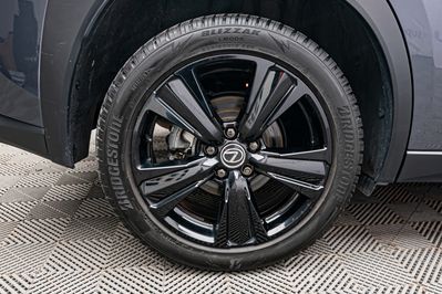 Lexus UX 250h F Impression