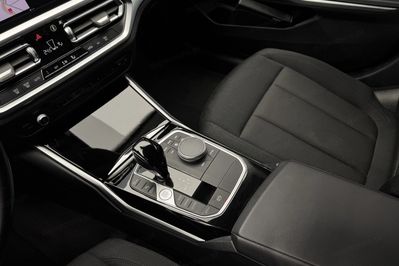 BMW Seria 3 318i aut