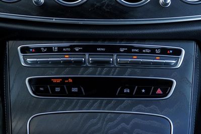 Mercedes Klasa E 220 d mHEV AMG 9G-Tronic
