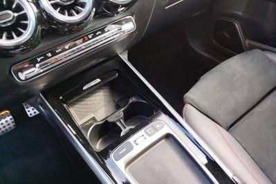 Mercedes GLB 200 AMG Line 7G-DCT