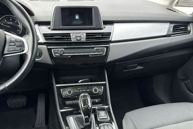 BMW Seria 2 216d aut