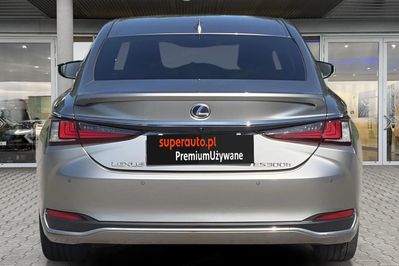 Lexus ES 300h Business Edition