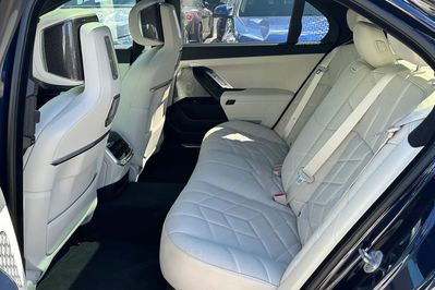 BMW Seria 7 M760e PHEV xDrive sport-aut