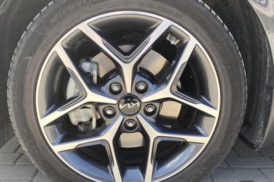 Kia Ceed 1.6 GDI PHEV Business Line DCT