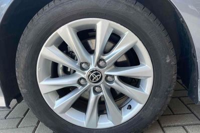 Toyota Corolla Comfort 1.5 benzyna