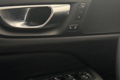 Volvo V60 T6 AWD Plug-In Hybrid Core