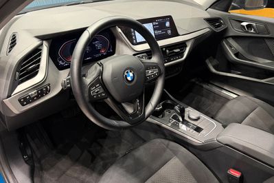 BMW Seria 1 118i Advantage