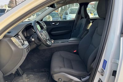 Volvo XC60 B4 Momentum Pro