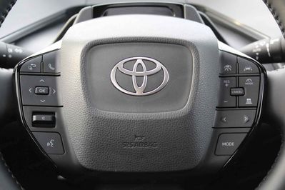 Toyota Prius Prestige 2.0 Hybrid Plug-in