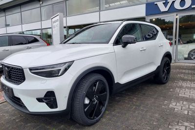 Volvo XC40 B4 Plus Black Edition