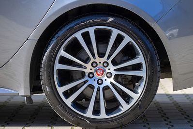 Jaguar XF P300 AWD S