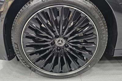 Mercedes Klasa E 200 4-Matic AMG