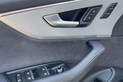 Audi Q7 60 TFSI e quattro S Line