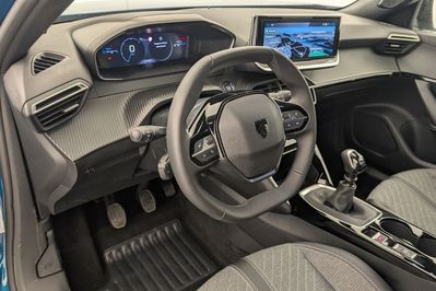 Peugeot 2008 ALLURE 1.2 PureTech