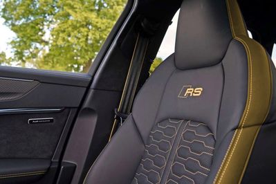 Audi A6 RS6 TFSI quattro Performance Avant