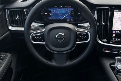 Volvo V60 T6 AWD Plug-In Hybrid Plus Dark