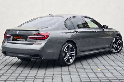BMW Seria 7 750i xDrive