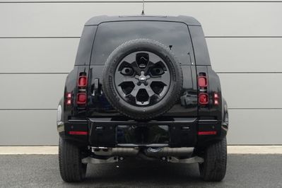 Land Rover Defender 90 D250 X-Dynamic SE