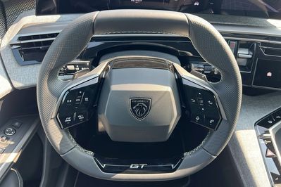 Peugeot 5008 GT 1.2 mHEV e-DCS6