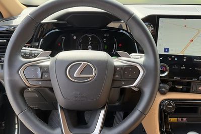 Lexus NX 450h+ Prestige AWD
