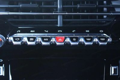 Peugeot 2008 1.2 PureTech GT EAT8