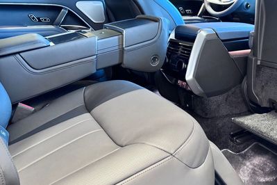 Land Rover Range Rover 4.4 V8 P615 SV Bespoke ''Polar Night''