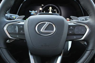 Lexus RX 350h Omotenashi