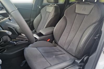 Audi A4 Avant 35 TFSI S Line