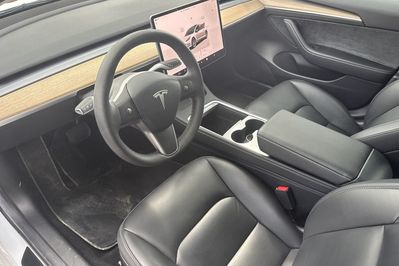 Tesla Model 3 RWD