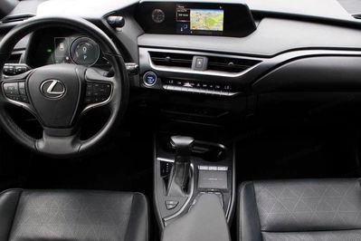 Lexus UX 250h Business Edition