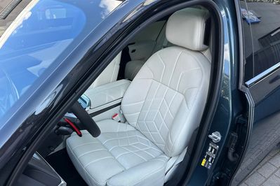 BMW Seria 7 M760e PHEV xDrive Individual Edition sport-aut