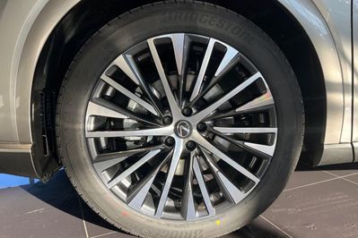 Lexus RX 350h Omotenashi