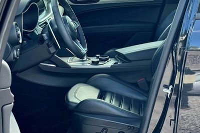 Alfa Romeo Stelvio 2.0 Turbo Executive Q4