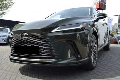 Lexus RX 450h+ Omotenashi