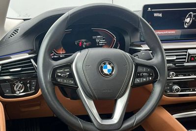 BMW Seria 5 530i xDrive mHEV Luxury Line aut