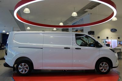 Ford Transit Custom 320 L2H1 Trend A8