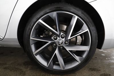 Skoda Superb 2.0 Tdi Scr Sportline Dsg