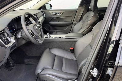 Volvo V60 B4 B Plus Dark